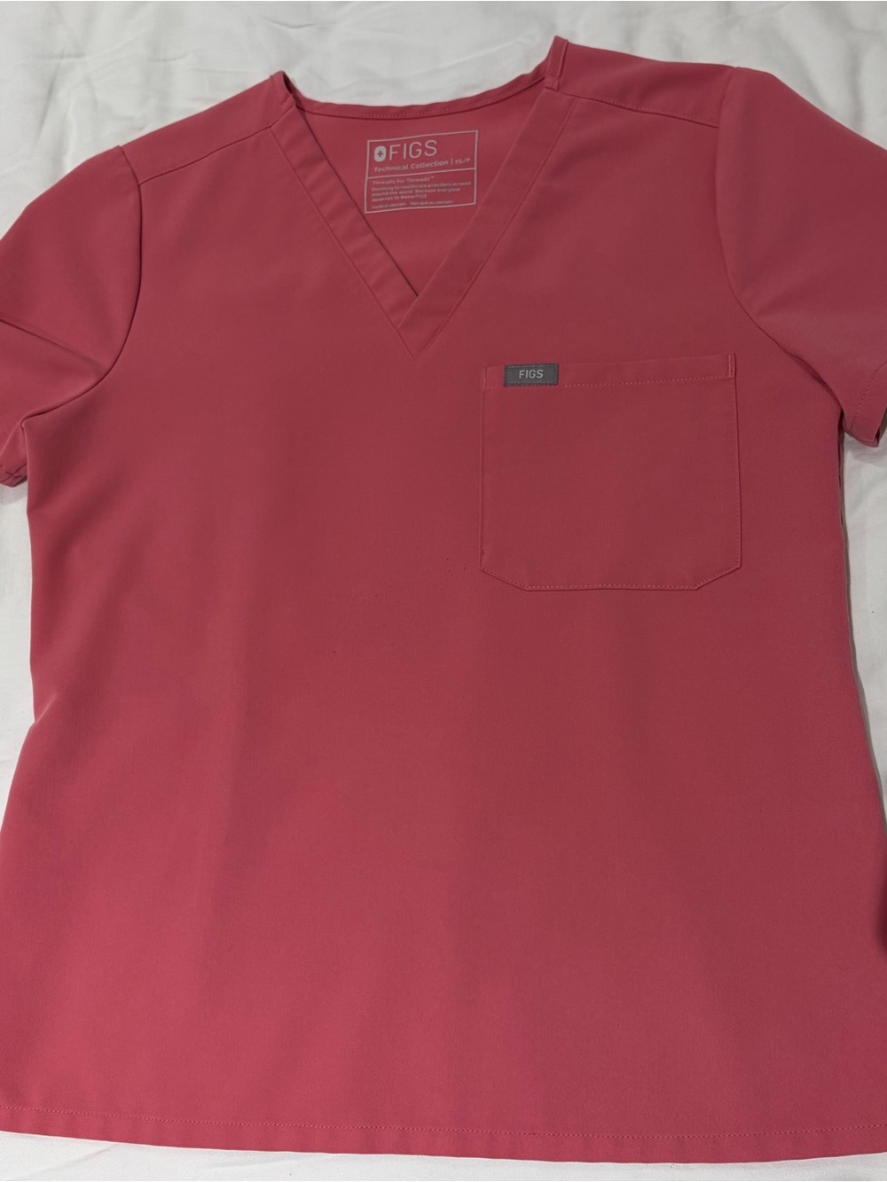 FIGS Women’s Catarina Scrub Top (Desert Rose)